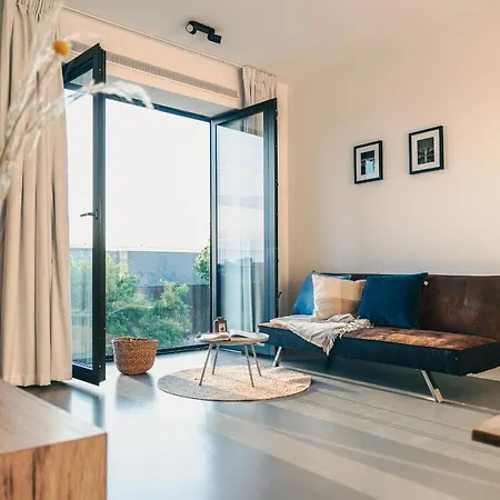 Sail 2025 View! Boutique - North Riverside *