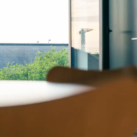 Elegant Boutique Living 45M2 W Iconic Sunset Views