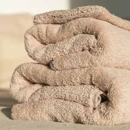 Elegant Boutique Living 45m2 W Iconic Sunset Views *