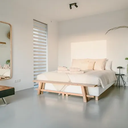 Elegant Boutique Living 45m2 W Iconic Sunset Views Διαμέρισμα *